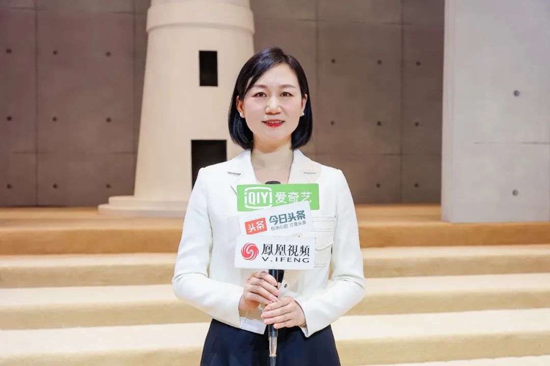  突破與自由，民族服裝定制品牌隆慶祥2023春夏新品發(fā)布會(huì)“自由之境”圓滿舉行