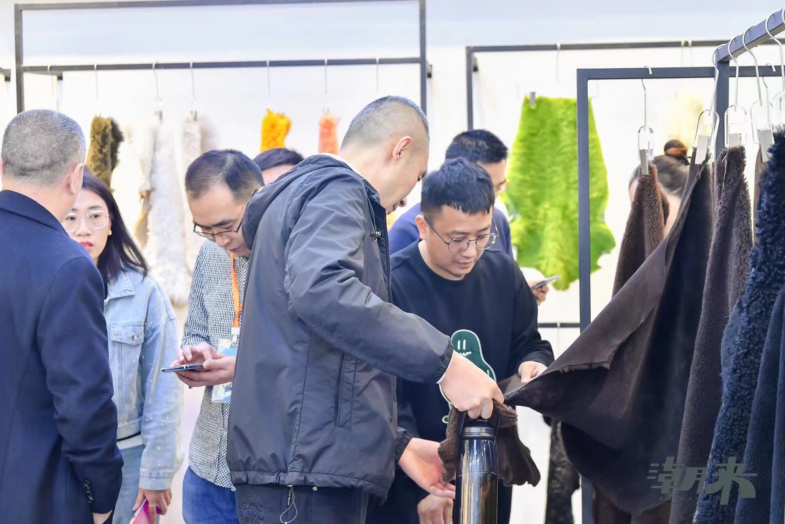 躍新永續(xù) 生態(tài)時(shí)尚--2023海寧中國國際皮革毛皮時(shí)裝面輔料展，匯聚可持續(xù)發(fā)展潮力量