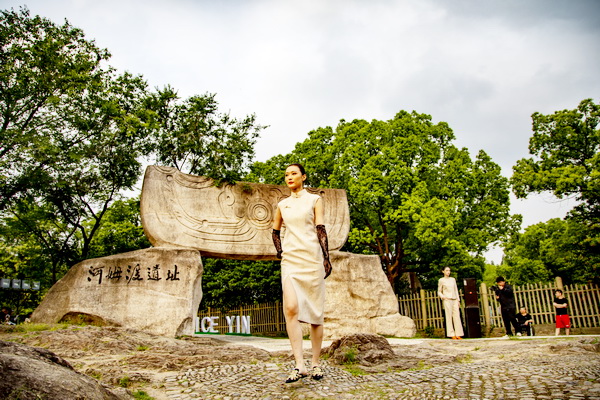 “CHOICE YIN”驚艷河姆渡，演繹遠(yuǎn)古文明與現(xiàn)代時(shí)尚與的對(duì)話