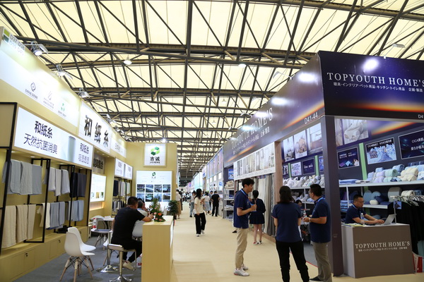 山東292家企業(yè)齊聚31屆華交會，青島家紡展團大放異彩