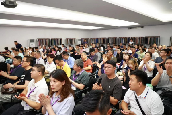 “星光”賦能，激發(fā)行業(yè)新活力！2023中國面料之星發(fā)布會再展芳華與榮耀