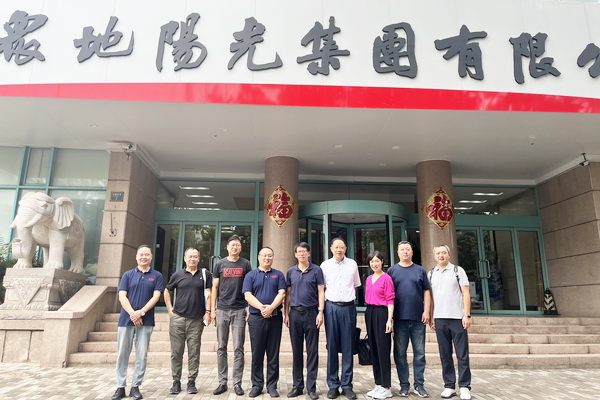 中國紡織品進出口商會副會長張錫安一行調研青島家紡行業(yè)
