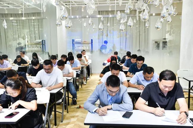 “智能制造、標(biāo)準(zhǔn)先行” 第一期紡織行業(yè)智能制造能力成熟度培訓(xùn)在紹興柯橋順利結(jié)業(yè)
