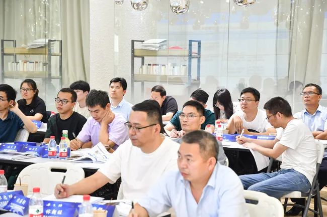 “智能制造、標(biāo)準(zhǔn)先行” 第一期紡織行業(yè)智能制造能力成熟度培訓(xùn)在紹興柯橋順利結(jié)業(yè)
