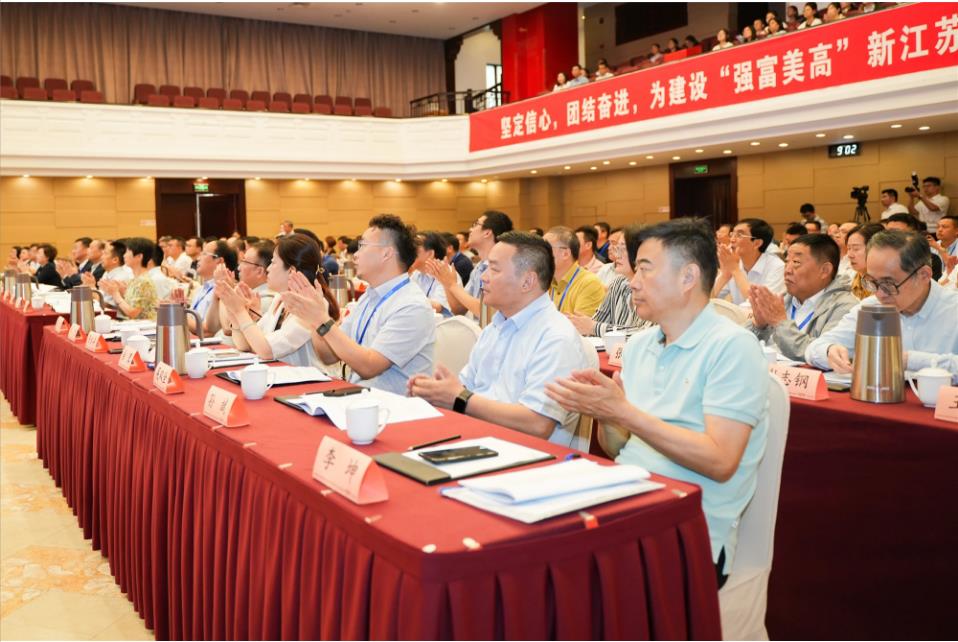 江蘇省紡織工業(yè)協(xié)會(huì)召開(kāi)第五次會(huì)員代表大會(huì)，周勇當(dāng)先新一任會(huì)長(zhǎng)