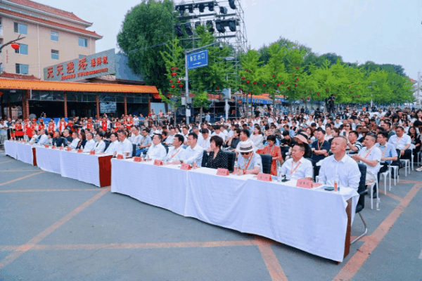 “泳”動(dòng)興城！2024東北亞（興城）國(guó)際泳裝博覽會(huì)開(kāi)幕