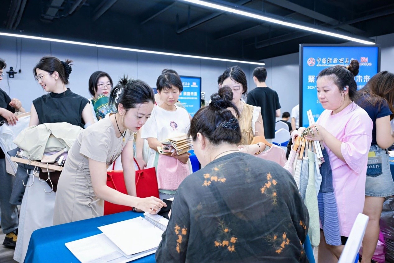 向世界問好！“中國時尚女裝面料第一站”榮耀啟航
