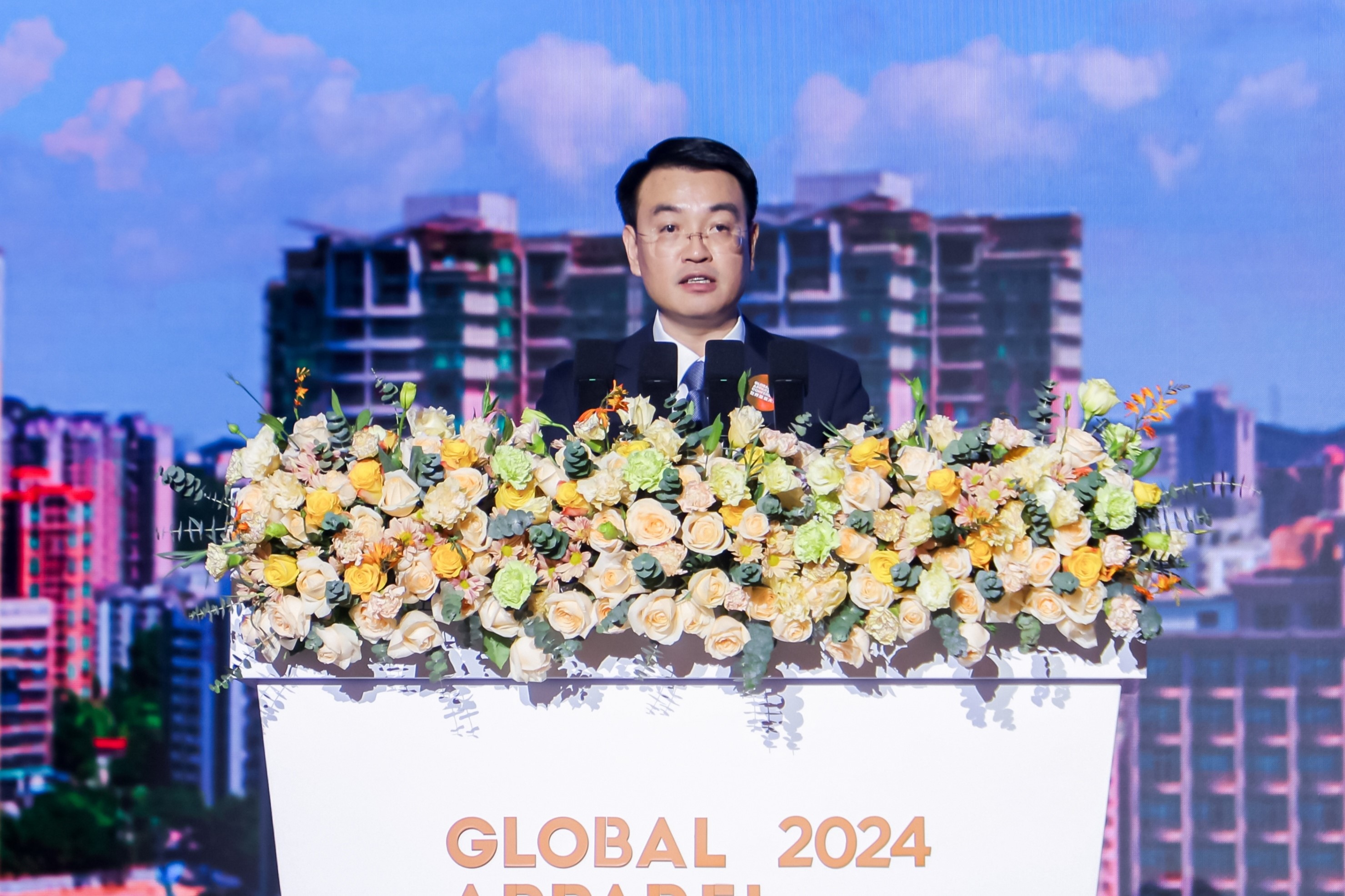 “融和”20個國家和地區(qū)服裝精英，2024世界服裝大會在東莞虎門開幕