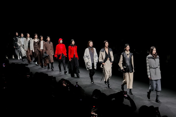 潮涌鵬城，開(kāi)啟時(shí)尚 “超鏈接”丨第30屆FASHION SOURCE時(shí)尚之源深圳展、AW25深圳原創(chuàng)時(shí)裝周盛大啟幕