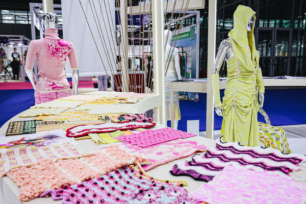 潮涌鵬城，開(kāi)啟時(shí)尚 “超鏈接”丨第30屆FASHION SOURCE時(shí)尚之源深圳展、AW25深圳原創(chuàng)時(shí)裝周盛大啟幕