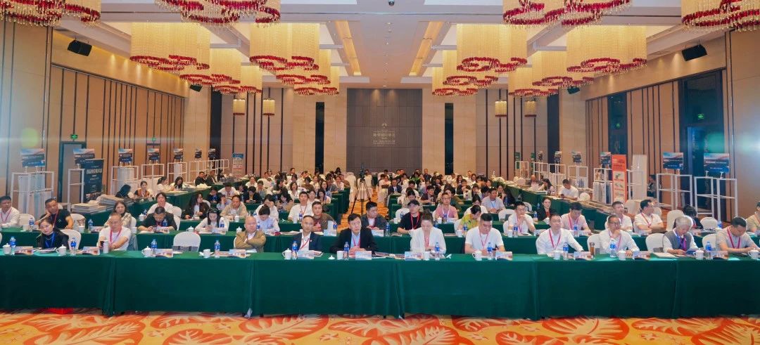 拓展國(guó)內(nèi)市場(chǎng)，深化協(xié)同共贏！?2025“絲路柯橋·布滿全球”對(duì)接會(huì)走進(jìn)長(zhǎng)沙