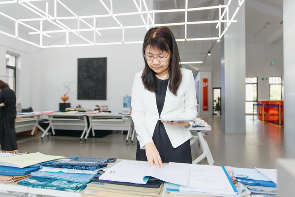 挖掘創(chuàng)新人才，激發(fā)產(chǎn)業(yè)活力！“第十屆（2025年）十佳紡織面料設(shè)計(jì)師及培養(yǎng)先進(jìn)單位評選”評審會(huì)于柯橋舉行